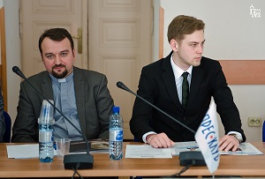 L-R: Rev. Roman Zavijskyj, Dean of the Faculty of Theology at the Ukrainian Catholic University of the Ukrainian Greek Catholic Church and Luka Karpjuk, Press-secretary and representative of Bishop Dymytrius of the Ukrainian Orthodox Church of Kyiv Patriarchate.